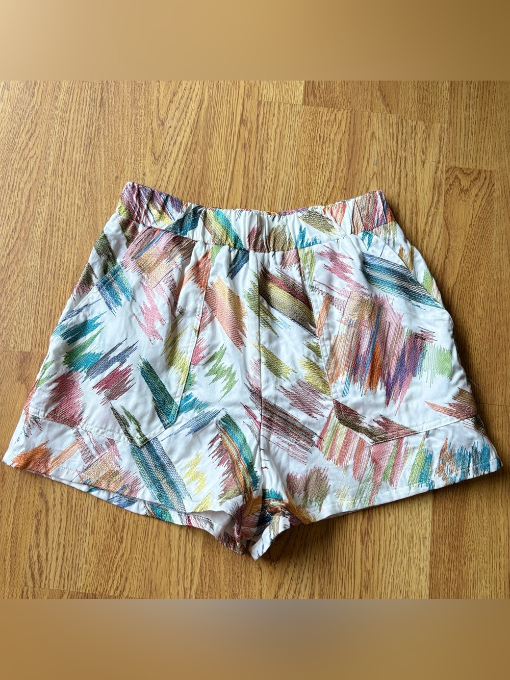 Willa Story Colorful Abstract Brushstroke Embroidered White Shorts Linen M NEW